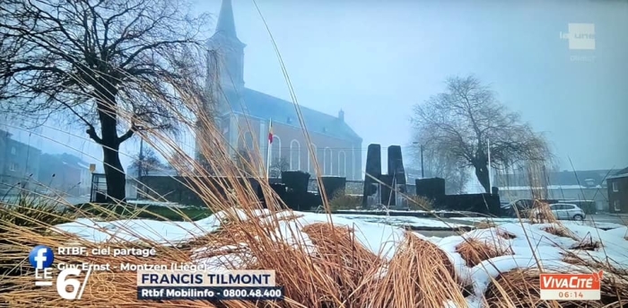 église de Montzen dans  la brume par Guy Ernst