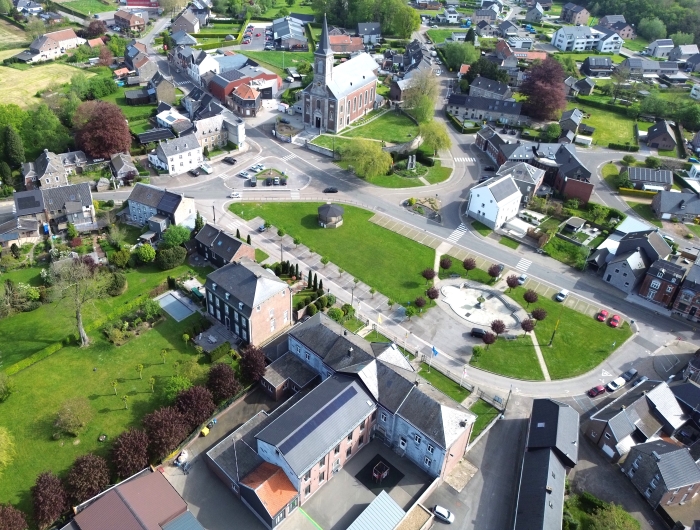 vue aérienne de la place de Montzen par Guy Ernst