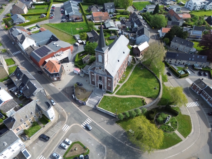 vue aérienne de l'église de Montzen par Guy Ernst