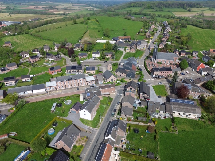 vue aérienne d'un village liégeois par Guy Ernst