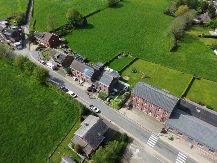 vue aérienne d'un village liégeois par Guy Ernst