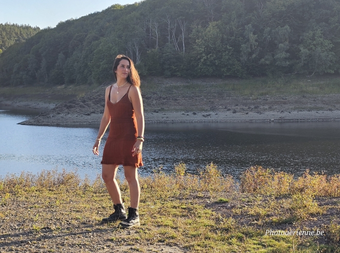 Vue aérienne pour le clip vidéo de la chanteuse Romy Conzen au barrage de la Gileppe
